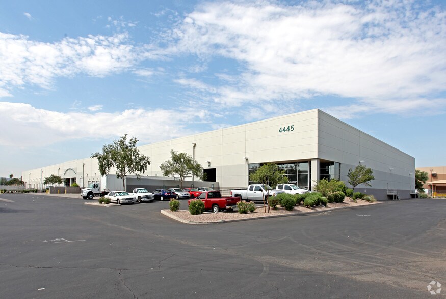 More Photos Of 4445 E Elwood St, Phoenix Warehouse For Lease