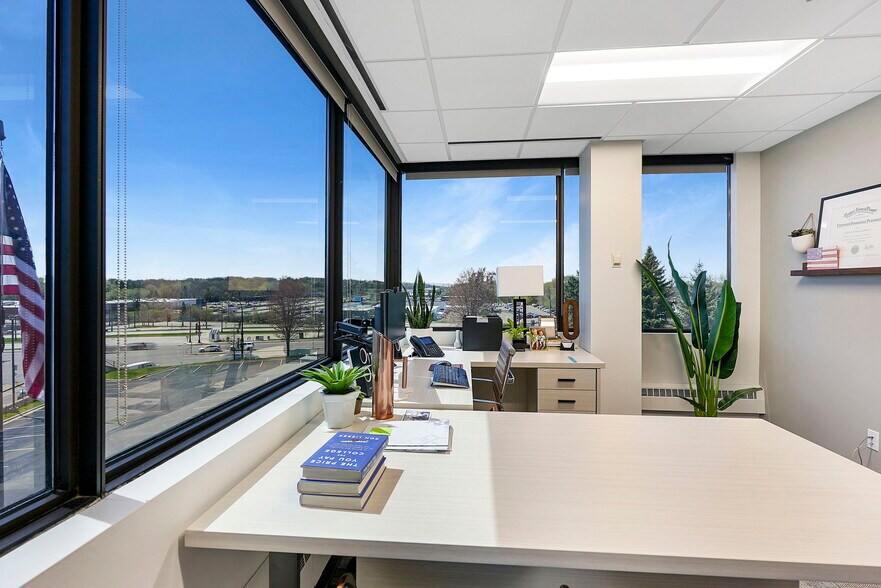 More Photos Of 13100 Wayzata Blvd, Minnetonka Office For Lease