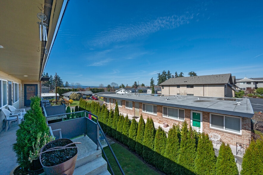 More Photos Of 533 4th Ave S, Edmonds Apartments For Sale