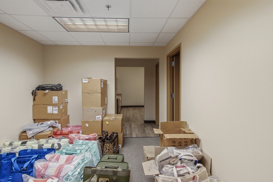 More Photos Of 421 Main St, Franklin Storefront Retail Office For Lease