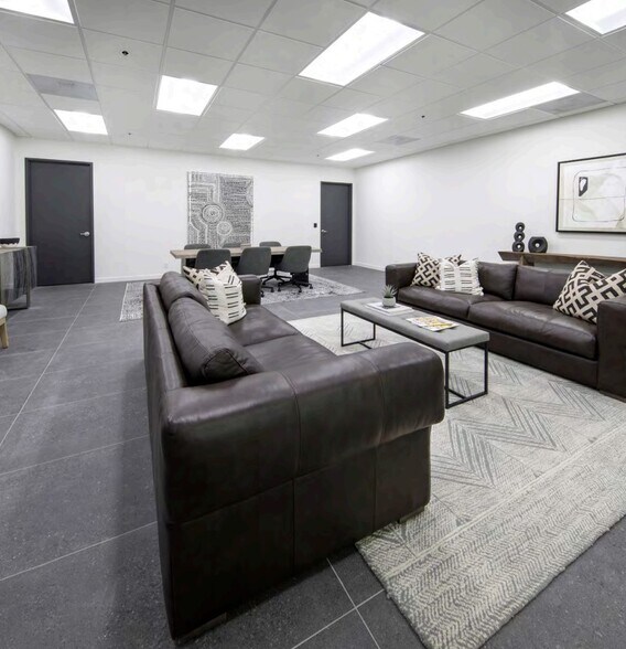 More Photos Of 175 N Riverview Dr, Anaheim Loft Creative Space For Sale