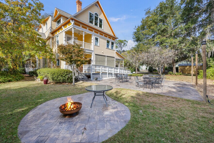 More Photos Of 221 SE 7th St, Gainesville Hospitality For Sale