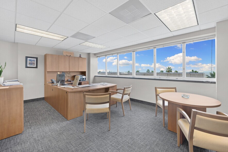 More Photos Of 500 N Water St, Corpus Christi Office For Lease