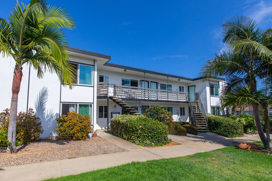 Primary Photo Of 2003 Emerald St, San Diego Apartments For Sale