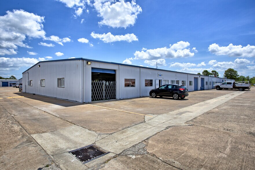 More Photos Of 15502 Old Galveston Rd, Webster Light Manufacturing For Lease