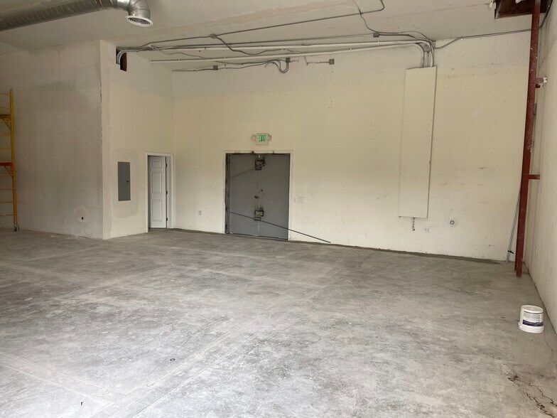 More Photos Of 961 W Compton Blvd, Compton Freestanding For Sale