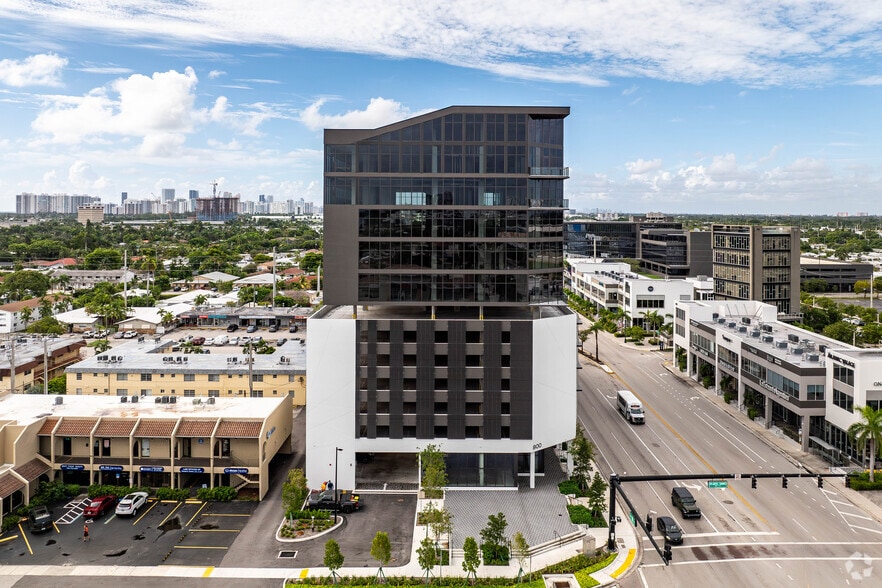 More Photos Of 800 N Federal Hwy, Hallandale Beach Office For Lease
