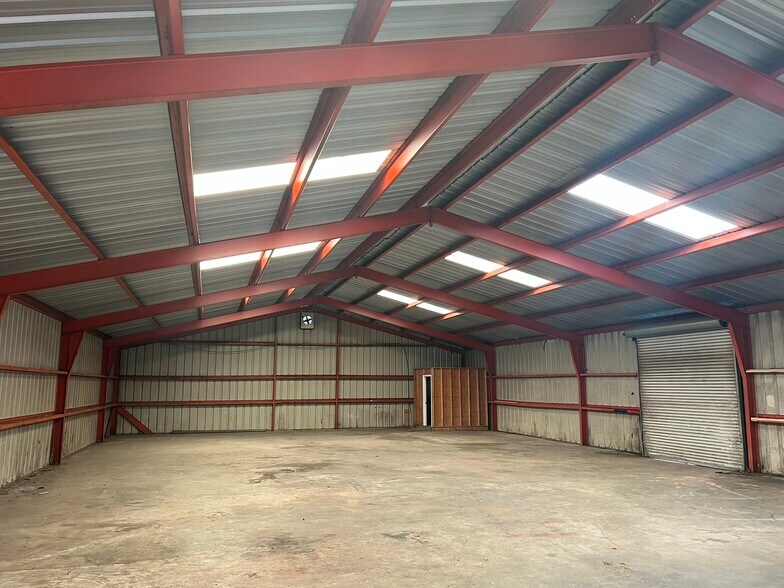 More Photos Of 126 S Gordon St, Ashburn Warehouse For Sale