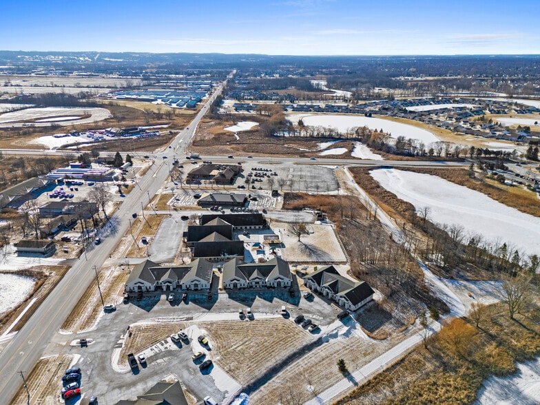 More Photos Of 1496 Bellevue St, Green Bay Office For Lease