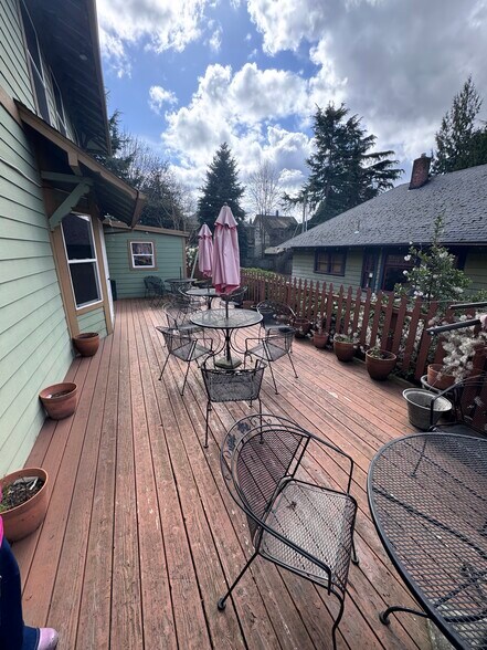 More Photos Of 2924 E Burnside St, Portland Restaurant For Lease