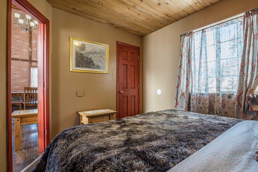 More Photos Of 21221 Baron Lake Dr, Cedaredge Hotel For Sale