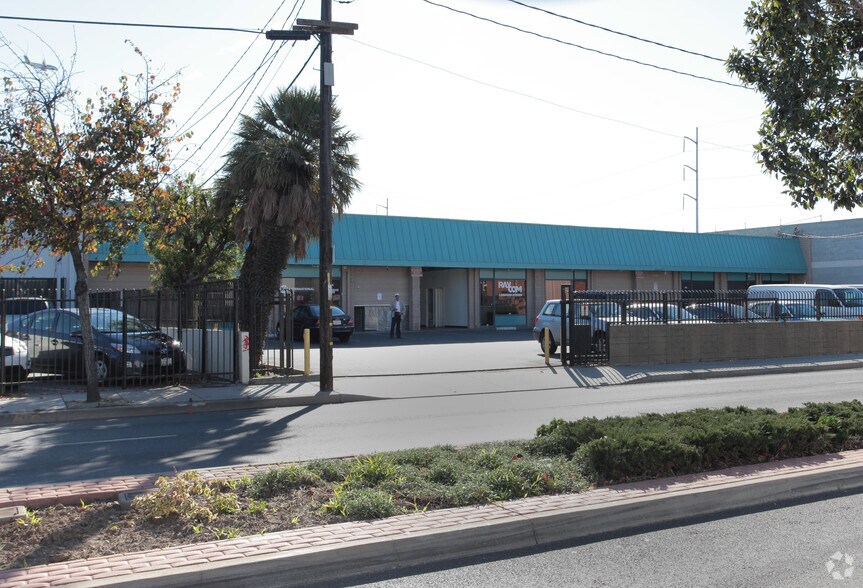 More Photos Of 220-230 W Florence Ave, Inglewood Manufacturing For Lease