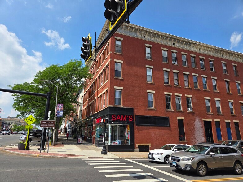 More Photos Of 460-470 Main St, Middletown Apartments For Lease
