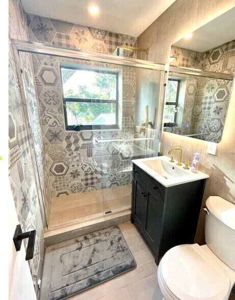 More Photos Of 1215 E Broward Blvd, Fort Lauderdale Apartments For Sale
