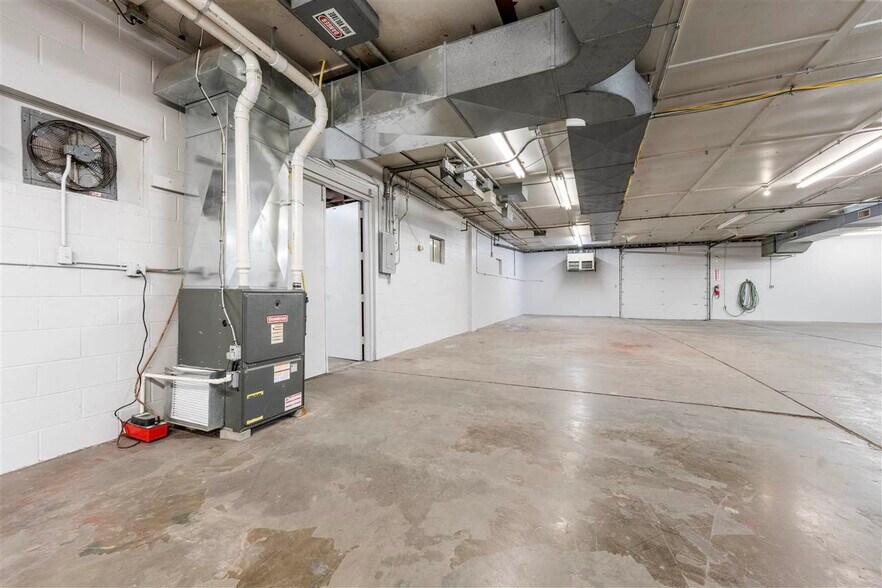 More Photos Of 616 NW 1st St, Richmond Industrial For Sale