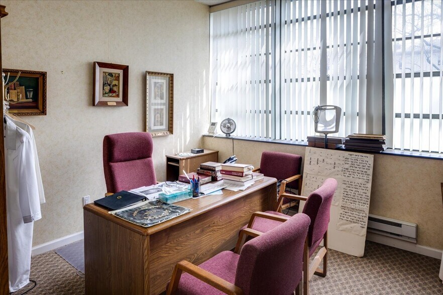 More Photos Of 16711 73rd Ave, Fresh Meadows Religious Facility For Lease