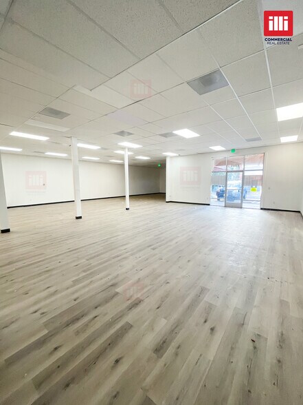 More Photos Of 20832-20843 Vanowen St, Winnetka Freestanding For Lease