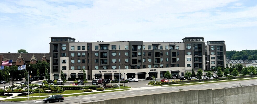 More Photos Of 25090 Woodward Ave, Royal Oak Apartments For Lease