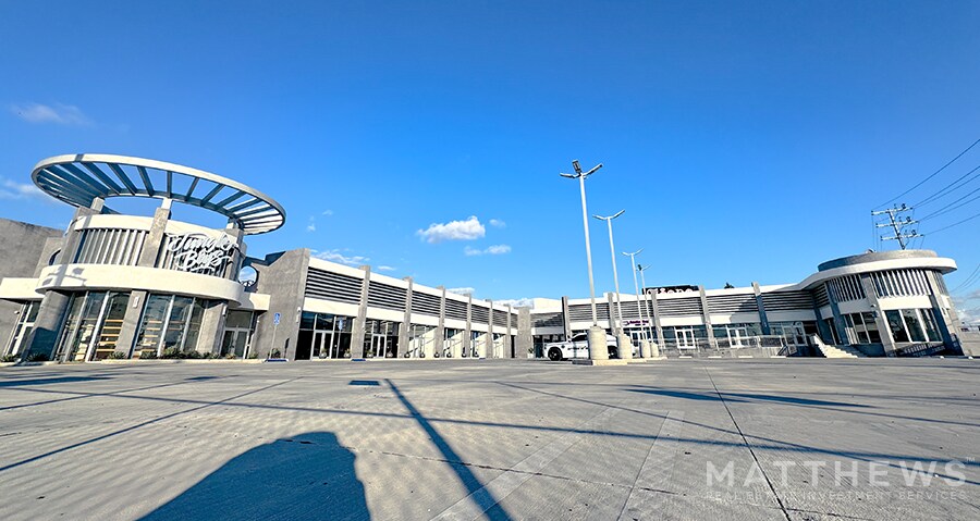 More Photos Of 1530 S Alameda St, Los Angeles General Retail For Lease