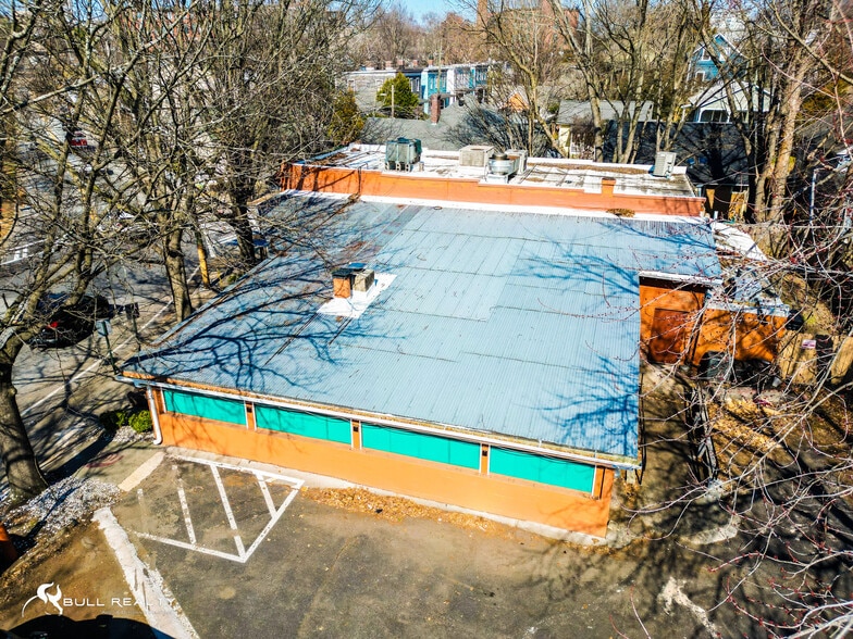 More Photos Of 242 SE Boulevard, Atlanta Restaurant For Sale