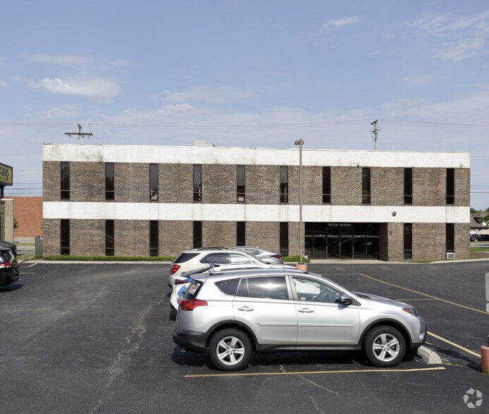 More Photos Of 18350 Kedzie Ave, Homewood Loft Creative Space For Lease