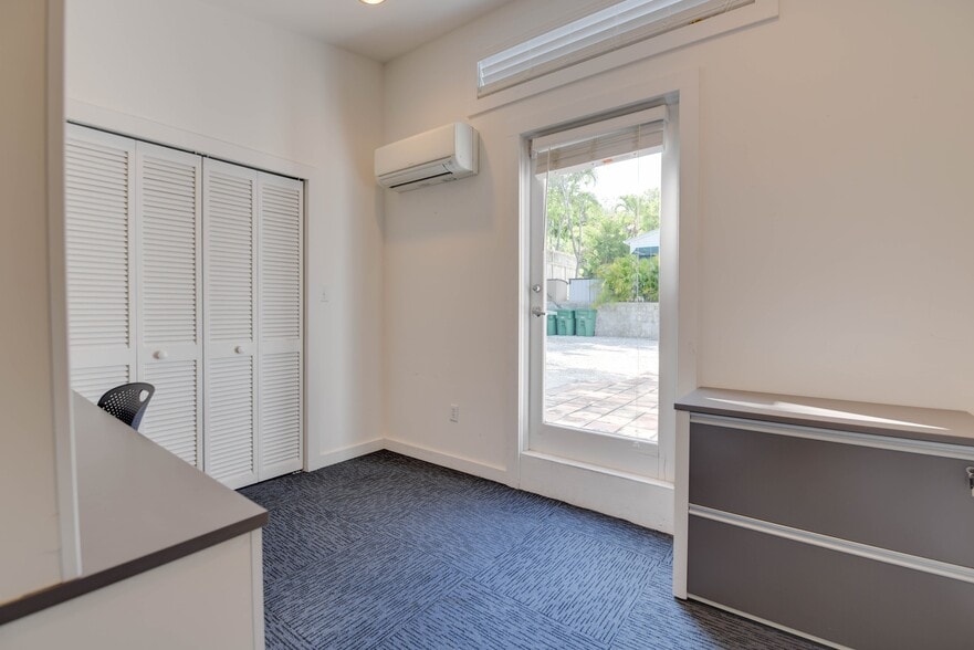 More Photos Of 701 Simonton St, Key West Office For Sale