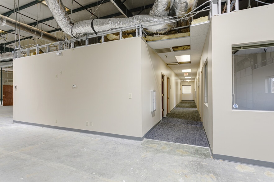 More Photos Of 1850 Business Park Dr, Clarksville Light Distribution For Lease