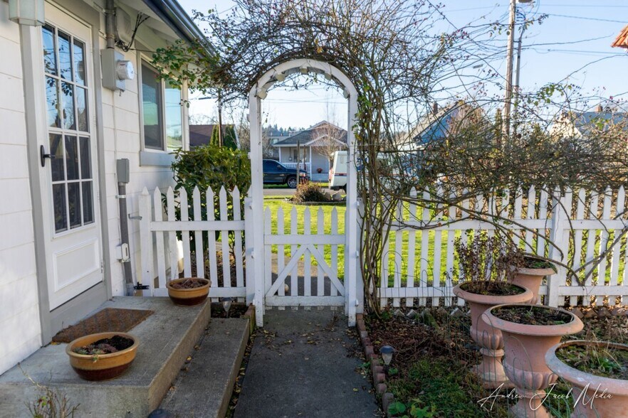 More Photos Of 436 Wells Ave N, Renton Apartments For Sale