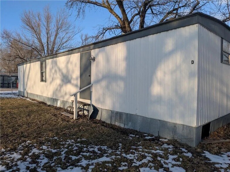 Primary Photo Of 812 Elm St, Henrietta Manufactured Housing Mobile Home Park For Sale