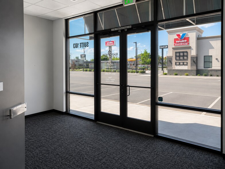 More Photos Of 256 Blue Lakes Blvd N, Twin Falls Freestanding For Lease