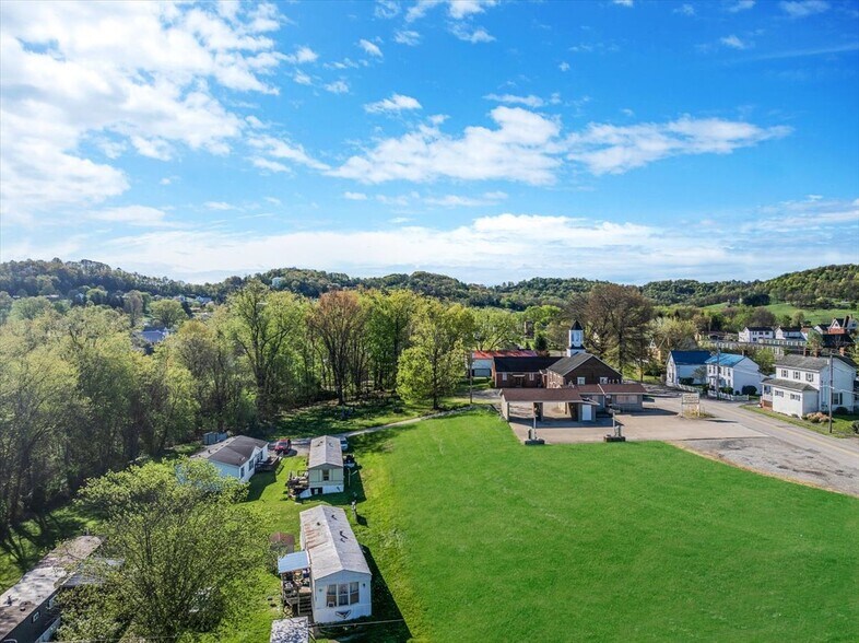 More Photos Of 212 Pine St, Jefferson Carwash For Sale