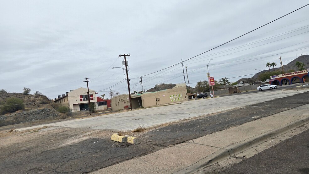 More Photos Of 225-307 W Hatcher Rd, Phoenix General Retail For Sale