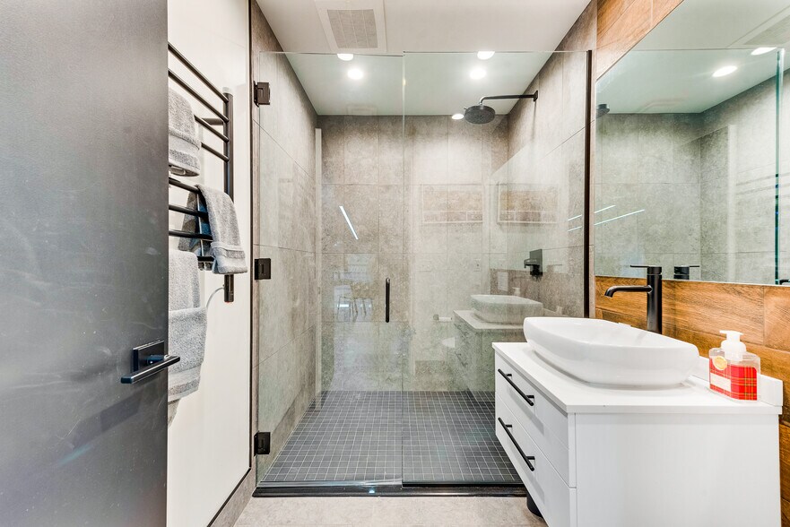 More Photos Of 6767 All Stars Ave, Frisco Self Storage For Sale