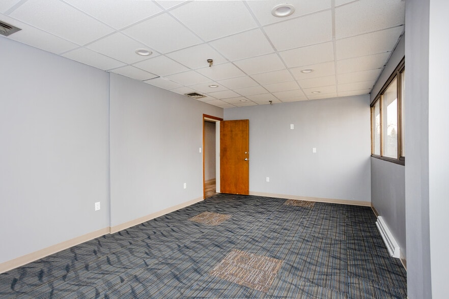 More Photos Of 239 Silas Deane Hwy, Wethersfield Medical For Lease