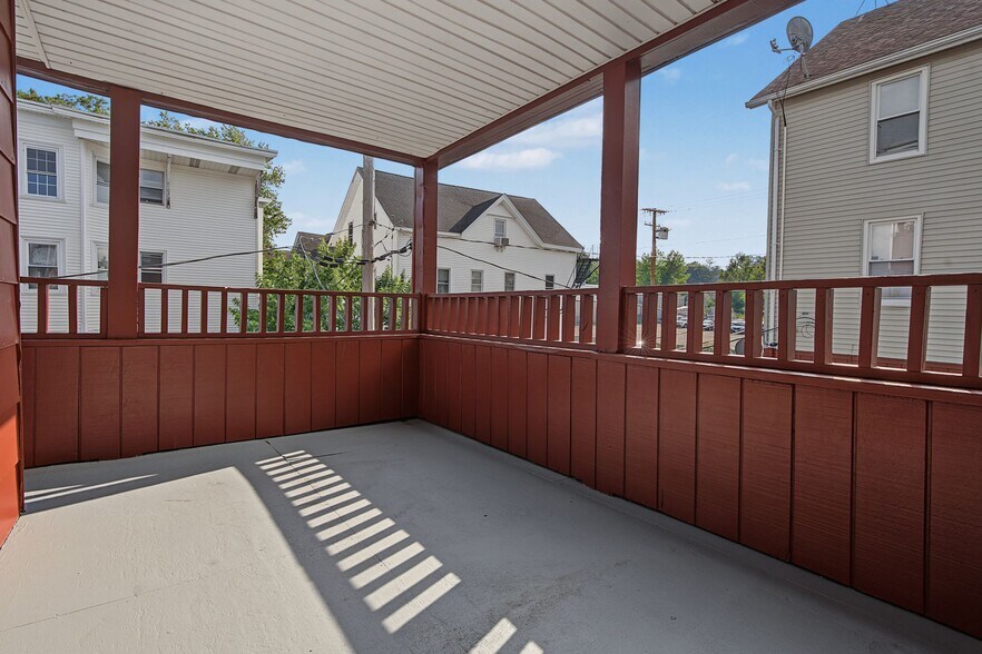 More Photos Of 471 Pond St, Woonsocket Apartments For Sale
