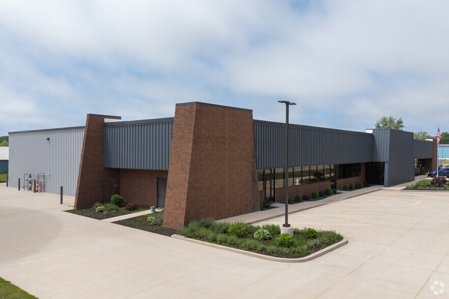 More Photos Of 1310 Kalamazoo St, South Haven Distribution For Lease