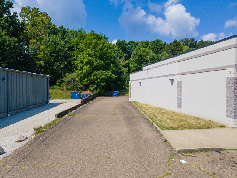 More Photos Of 2052-2070 Romig Rd, Akron Storefront For Sale