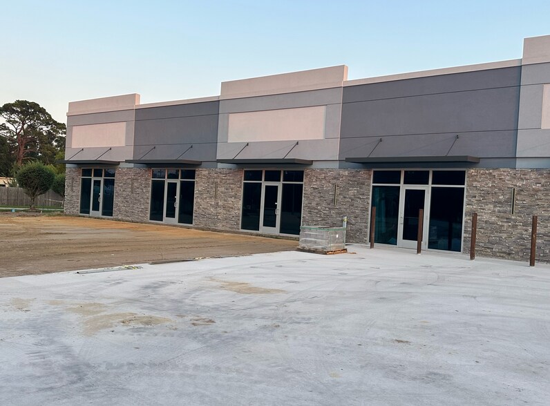 More Photos Of 1951 Gause Blvd E, Slidell Storefront For Lease