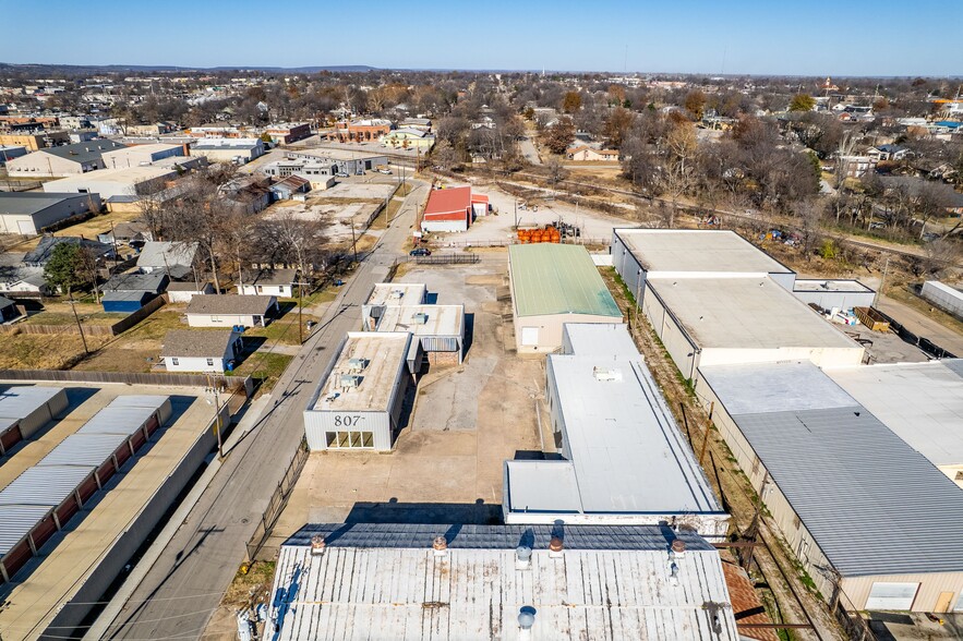 More Photos Of 807 S Xanthus Ave, Tulsa Warehouse For Lease