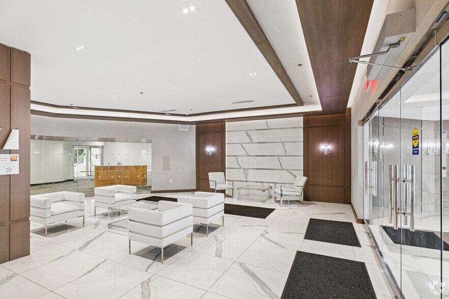 More Photos Of 2 Waterside Crossing, Windsor Office For Sale