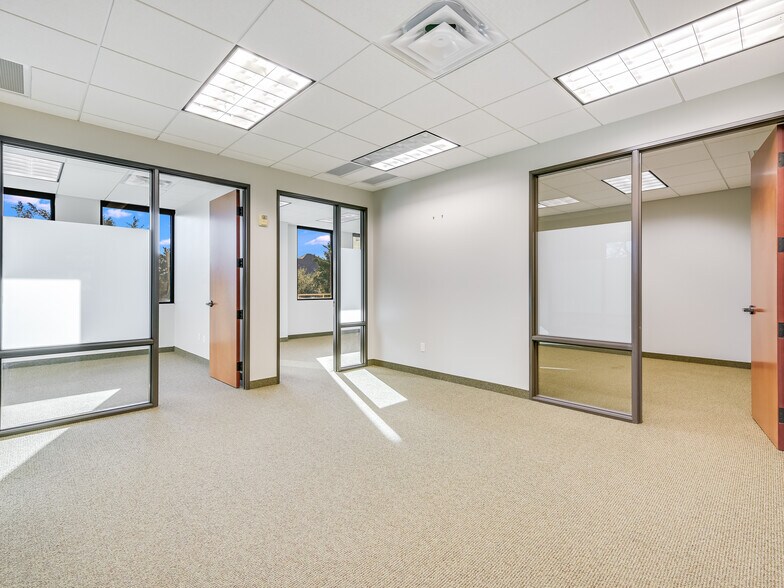 More Photos Of 3 Lakeway Centre Ct, Austin Medical For Lease