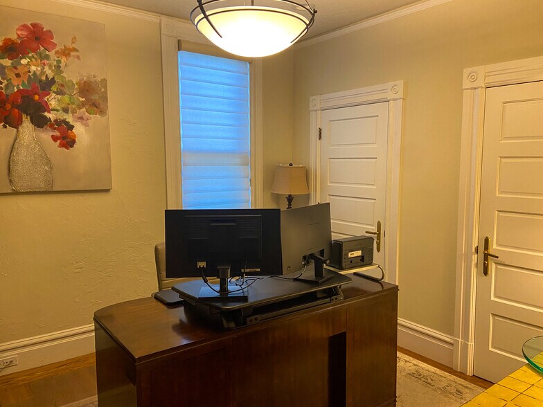 More Photos Of 700 Franklin St, Napa Office For Lease