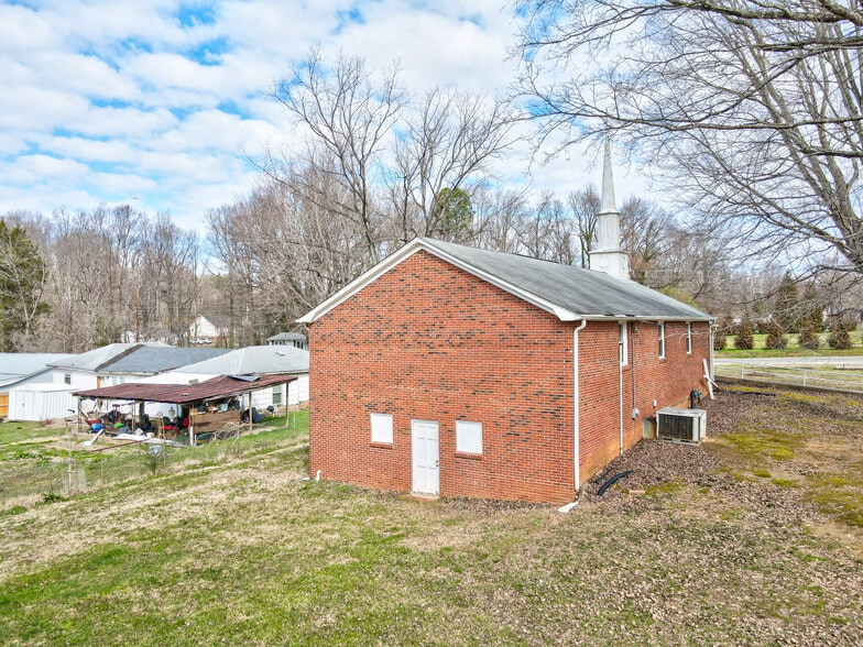 More Photos Of 219 Jackson Ave, Lexington Religious Facility For Sale