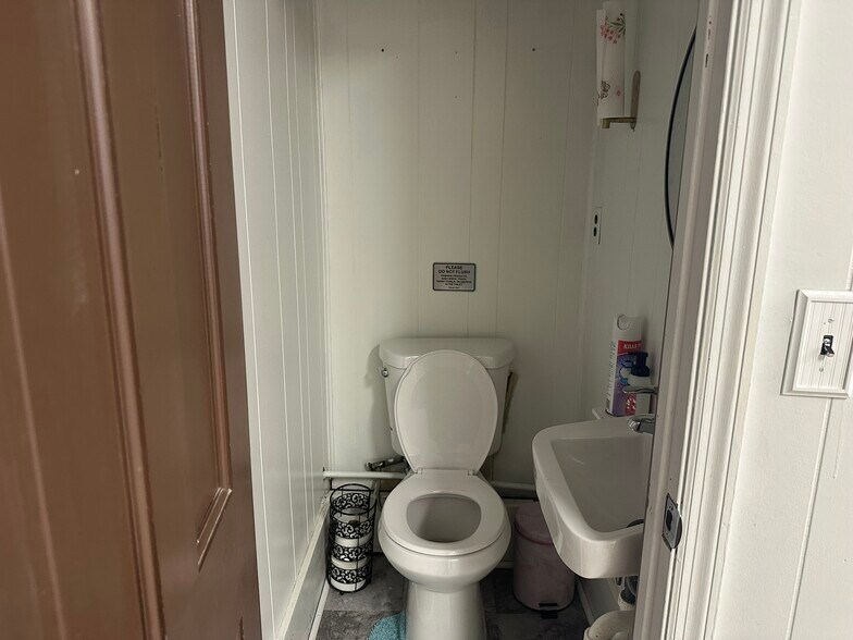 More Photos Of 2124-2126 Central Ave, Augusta Storefront For Lease