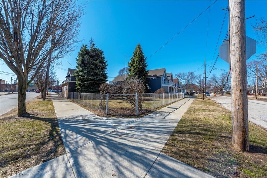 More Photos Of 1370 W 49th St, Cleveland Land For Sale