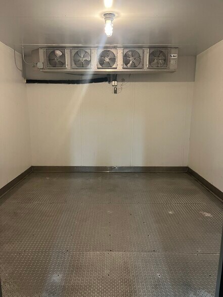 More Photos Of 4625 Ming Ave, Bakersfield Restaurant For Lease