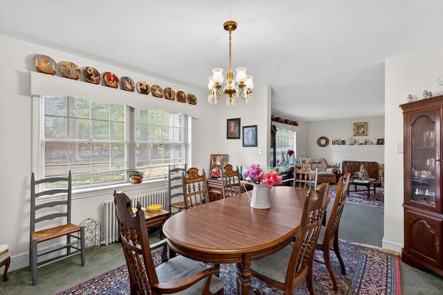 More Photos Of 2870 King William Ave, West Point Flex For Sale