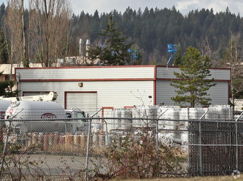 More Photos Of 18459 NE 76th St, Redmond Distribution For Sale