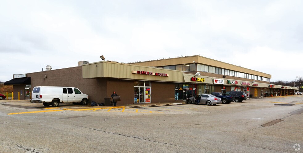 More Photos Of 604-698 N Milwaukee Ave, Prospect Heights Unknown For Lease