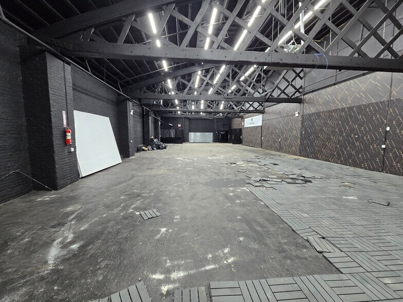 More Photos Of 837 3rd Ave, Brooklyn Warehouse For Lease